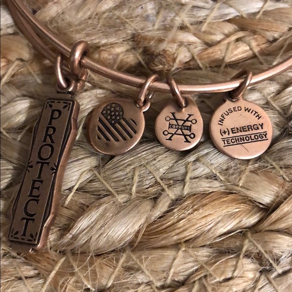 NWOT Alex and Ani Rose Gold Bracelet - Picture 2 of 2